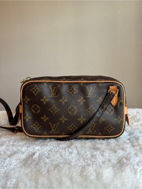 Louis Vuitton Monogram Crossbody Bag in Brown